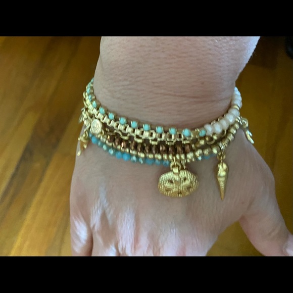 Happy Holidays 🎉 - Picture 4 of 4